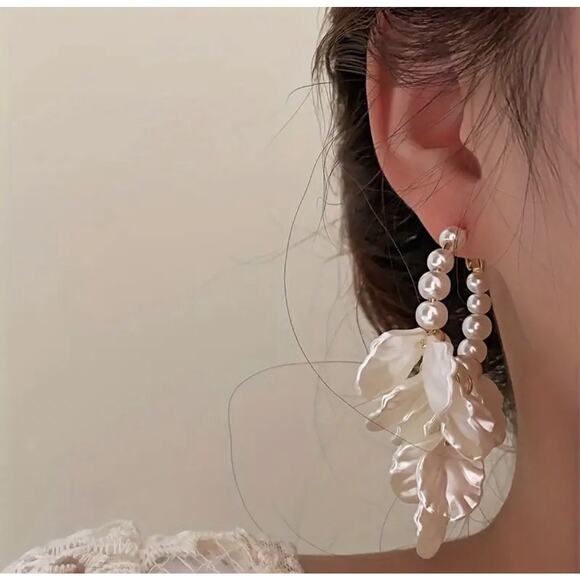 Vintage Unique Flower Petal Pendant Hoop Earrings Pearl Design - Picture 2 of 5